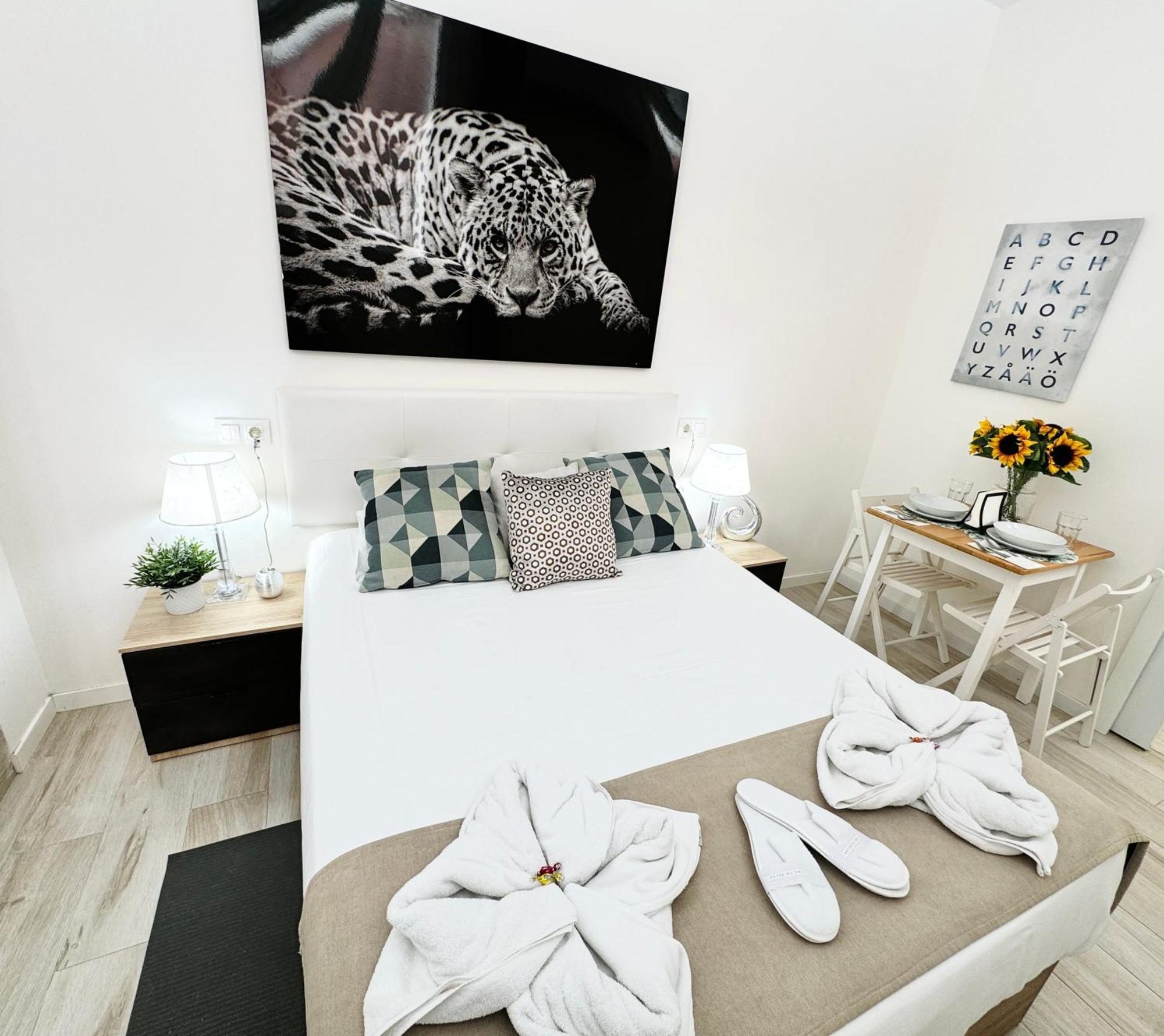 Cinco Torres Suites Мадрид Екстер'єр фото